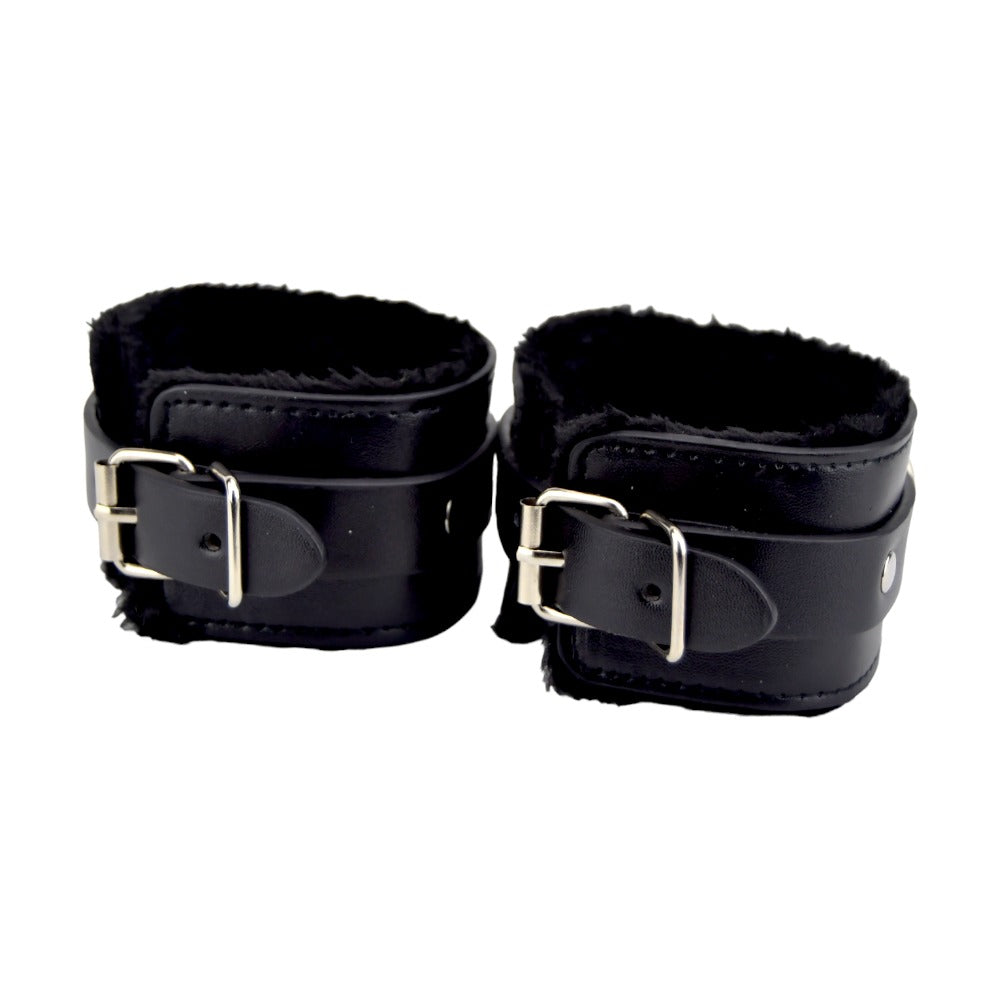 Bound to Please – Plüsch-Handfesseln mit Fellbesatz, schwarz